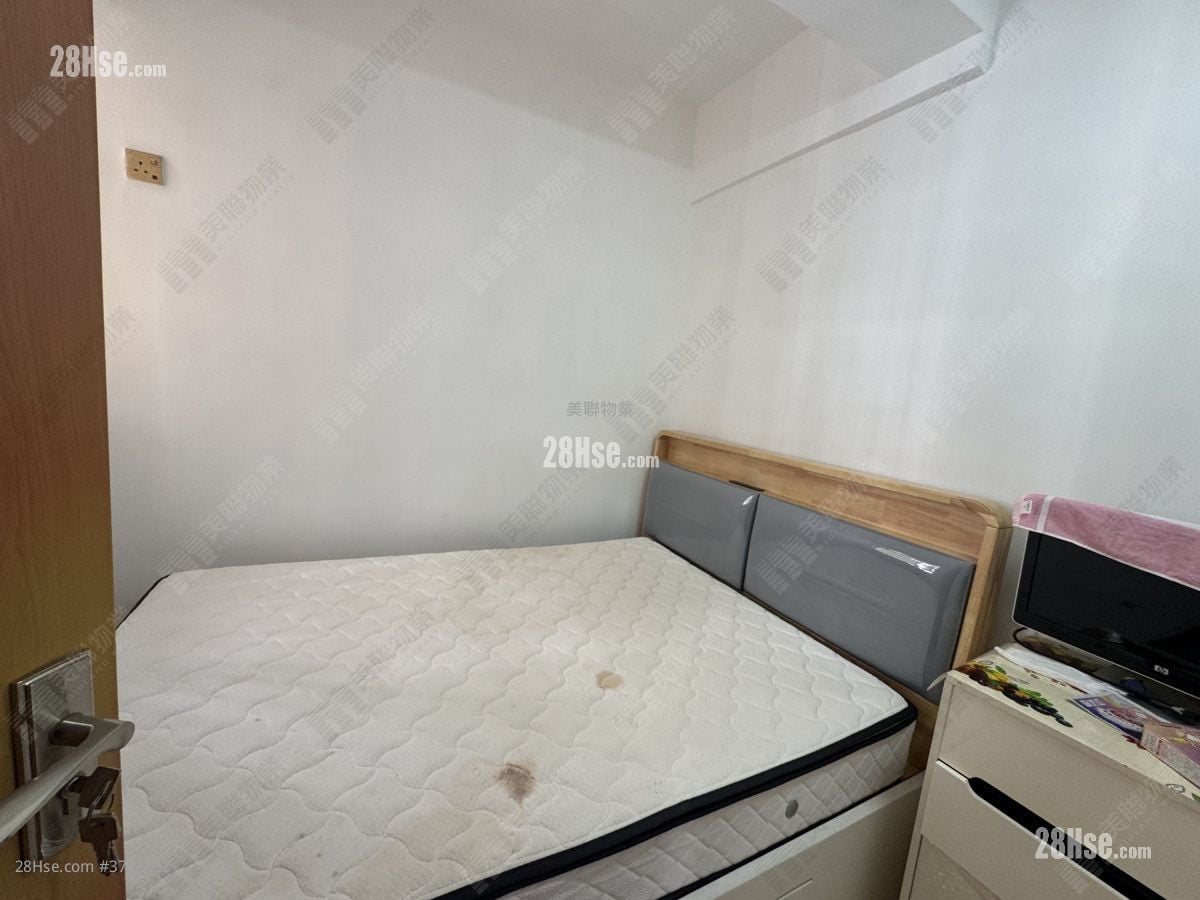 Kwai Wo Building Sell 2 Bedrooms , 1 Bathroom 318 ft²