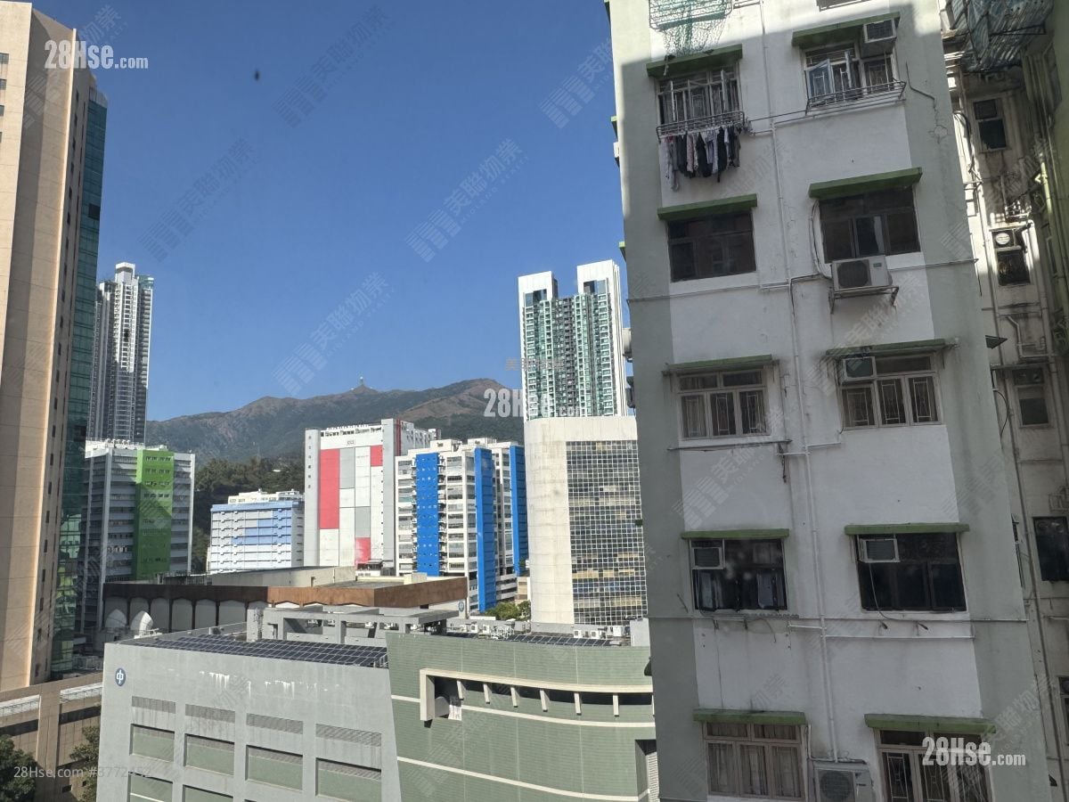 Kwai Wo Building Sell 2 Bedrooms , 1 Bathroom 318 ft²