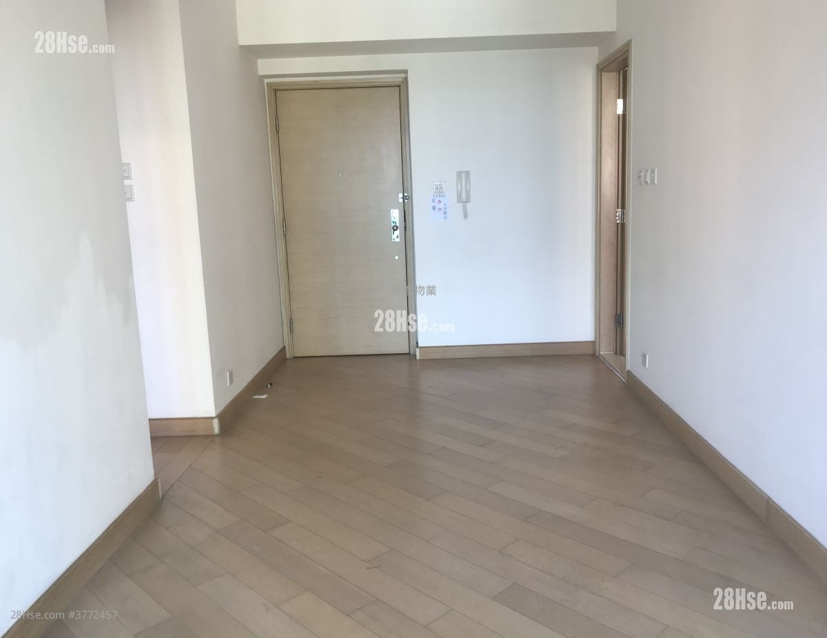 Yoho Midtown Sell 2 Bedrooms , 1 Bathroom 443 ft²