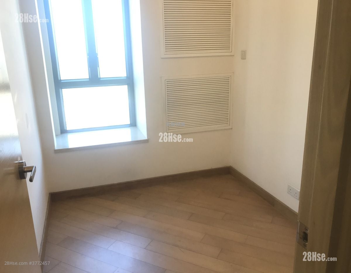 Yoho Midtown Sell 2 Bedrooms , 1 Bathroom 443 ft²