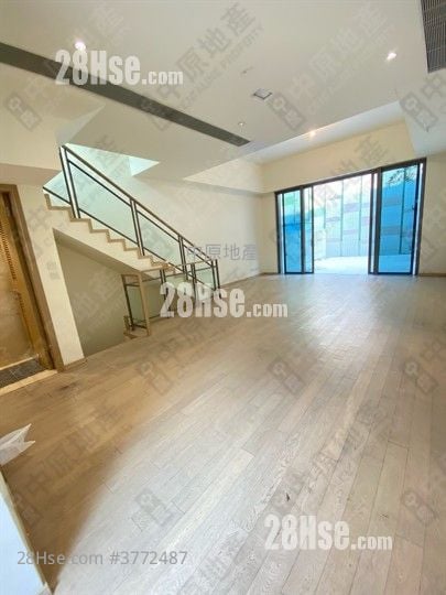 Domus Sell 3 Bedrooms 2,213 ft²