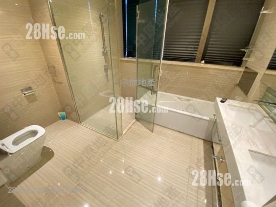 Domus Sell 3 Bedrooms 2,213 ft²