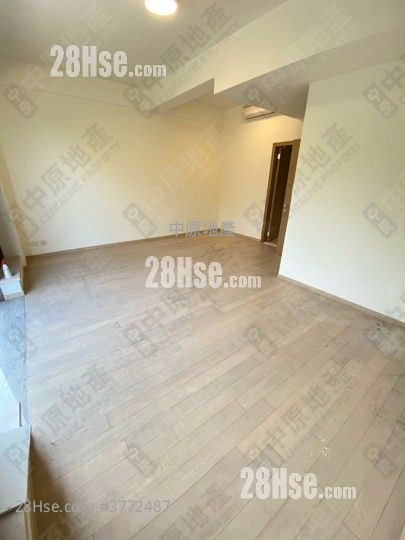 Domus Sell 3 Bedrooms 2,213 ft²