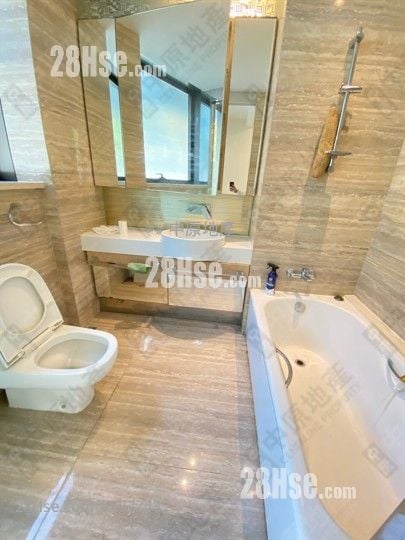 Domus Sell 3 Bedrooms 2,213 ft²