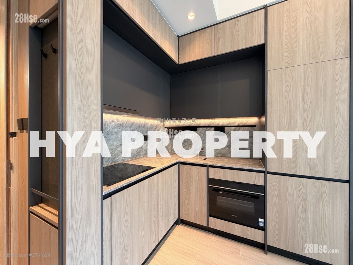 The Hilltop Rental 2 Bedrooms , 1 Bathroom 555 ft²