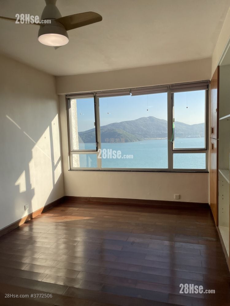 Hong Kong Garden Sell 3 Bedrooms , 2 Bathrooms 1,382 ft²