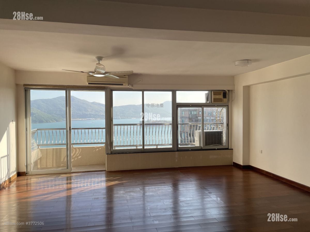 Hong Kong Garden Sell 3 Bedrooms , 2 Bathrooms 1,382 ft²