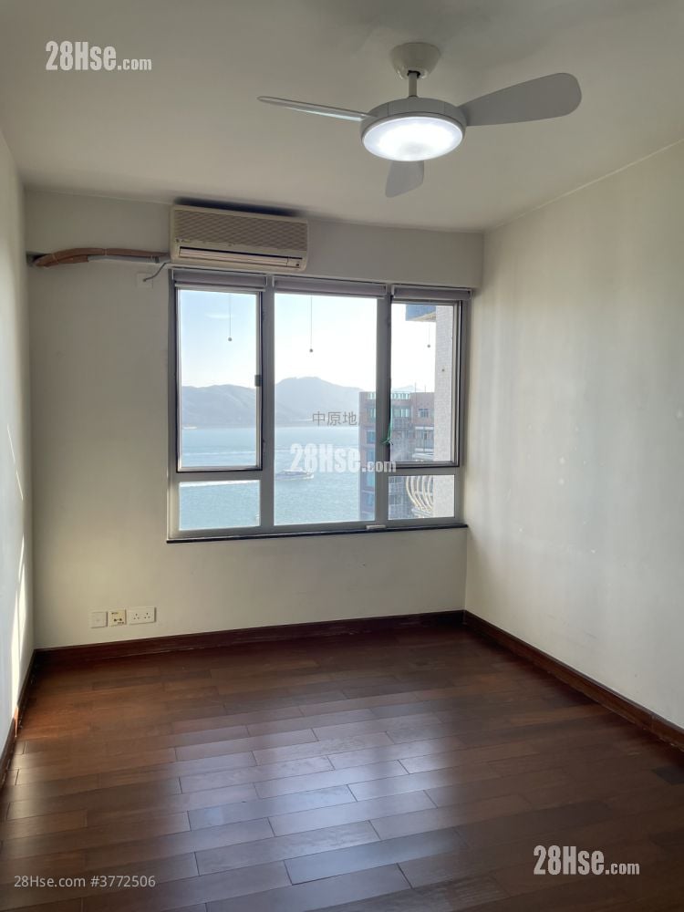 Hong Kong Garden Sell 3 Bedrooms , 2 Bathrooms 1,382 ft²