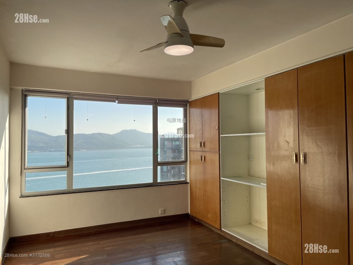 Hong Kong Garden Sell 3 Bedrooms , 2 Bathrooms 1,382 ft²