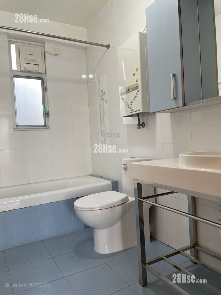 Hong Kong Garden Sell 3 Bedrooms , 2 Bathrooms 1,382 ft²