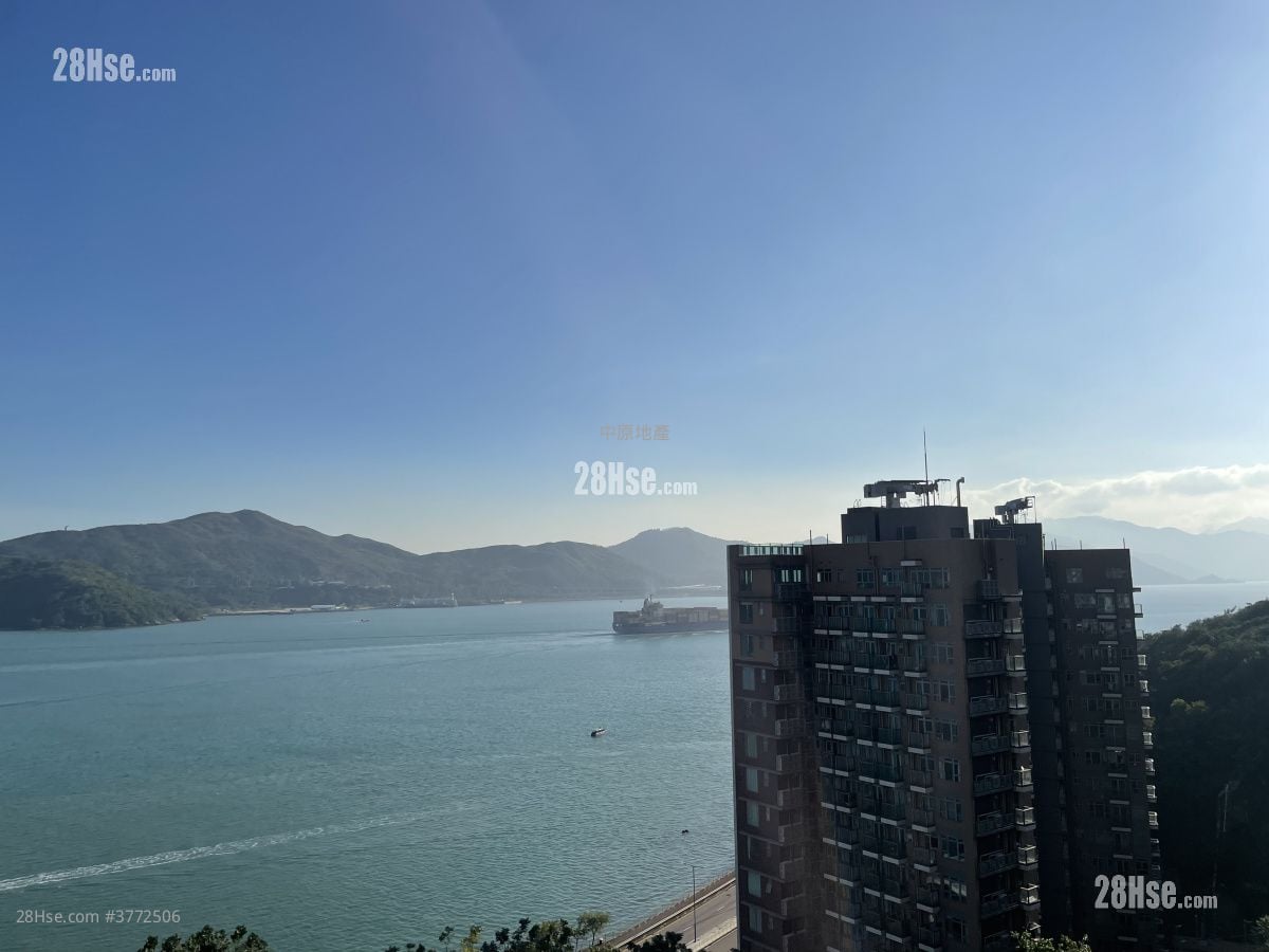 Hong Kong Garden Sell 3 Bedrooms , 2 Bathrooms 1,382 ft²