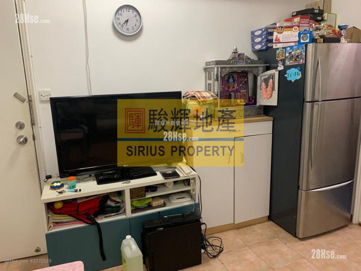 Hang Wan Building Sell 1 Bedroom , 1 Bathroom 322 ft²