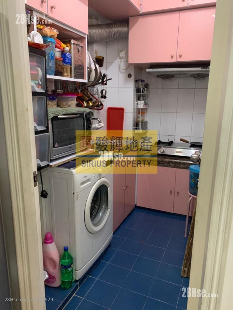 Hang Wan Building Sell 1 Bedroom , 1 Bathroom 322 ft²