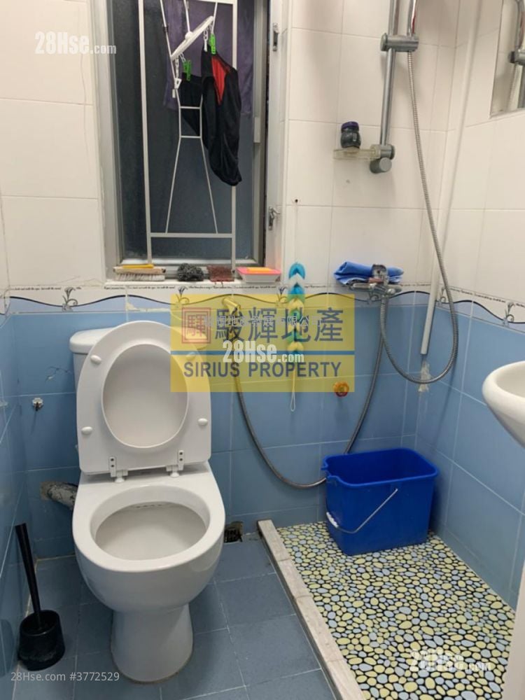 Hang Wan Building Sell 1 Bedroom , 1 Bathroom 322 ft²