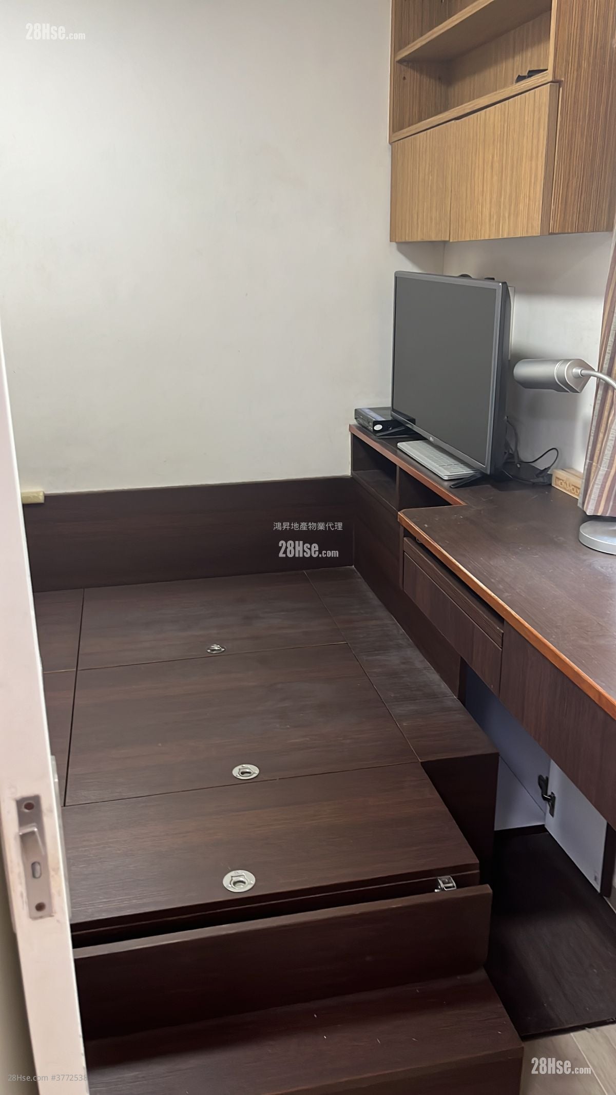Yuet Chui Court Sell 2 Bedrooms , 1 Bathroom 407 ft²