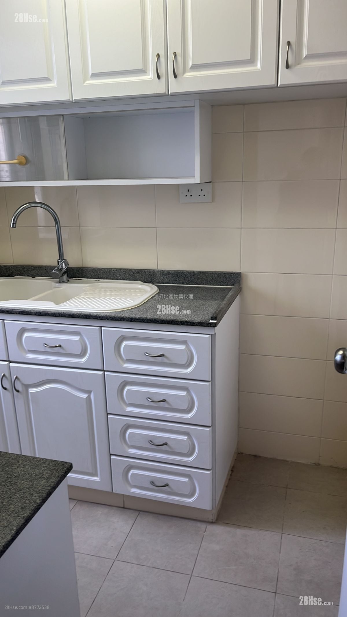 Yuet Chui Court Sell 2 Bedrooms , 1 Bathroom 407 ft²