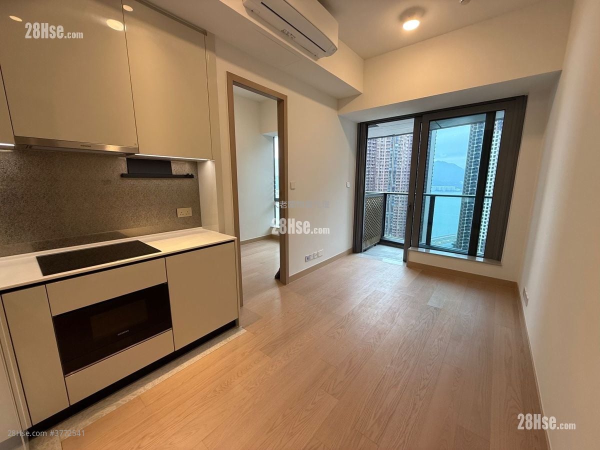 Seasons Place 售盘 1 房 , 1 浴室 330 平方尺