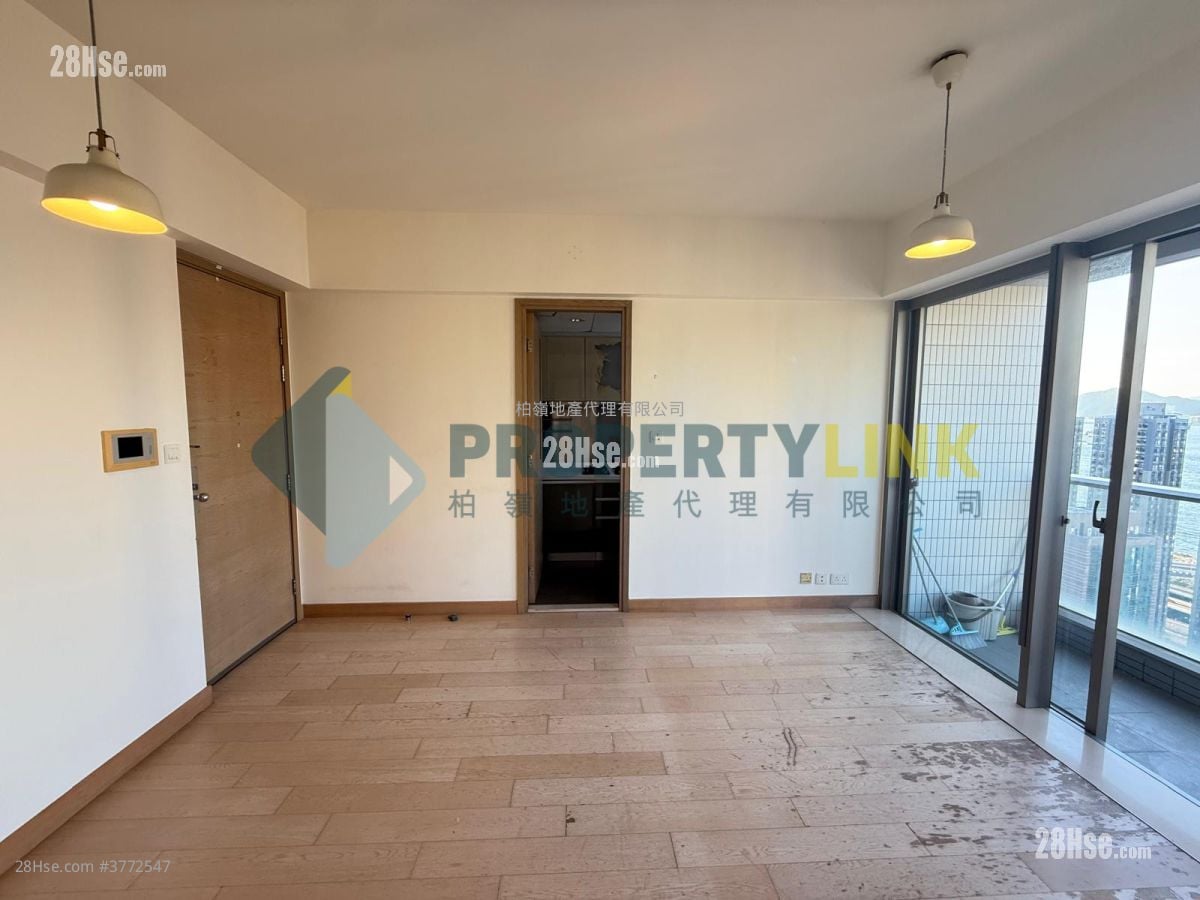 Island Crest Sell 2 Bedrooms , 1 Bathroom 559 ft²