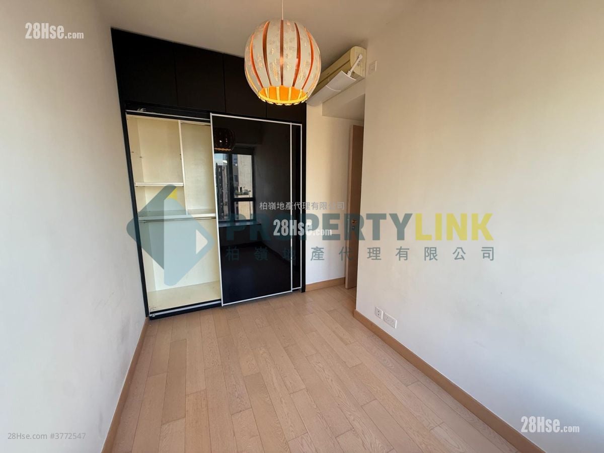 Island Crest Sell 2 Bedrooms , 1 Bathroom 559 ft²