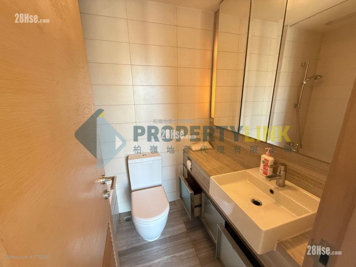 Island Crest Sell 2 Bedrooms , 1 Bathroom 559 ft²