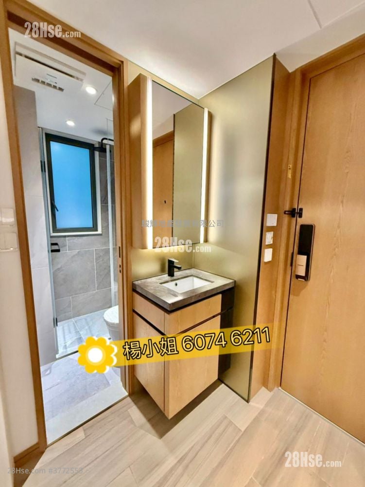 Uptify Sell Studio , 1 Bathroom 179 ft²