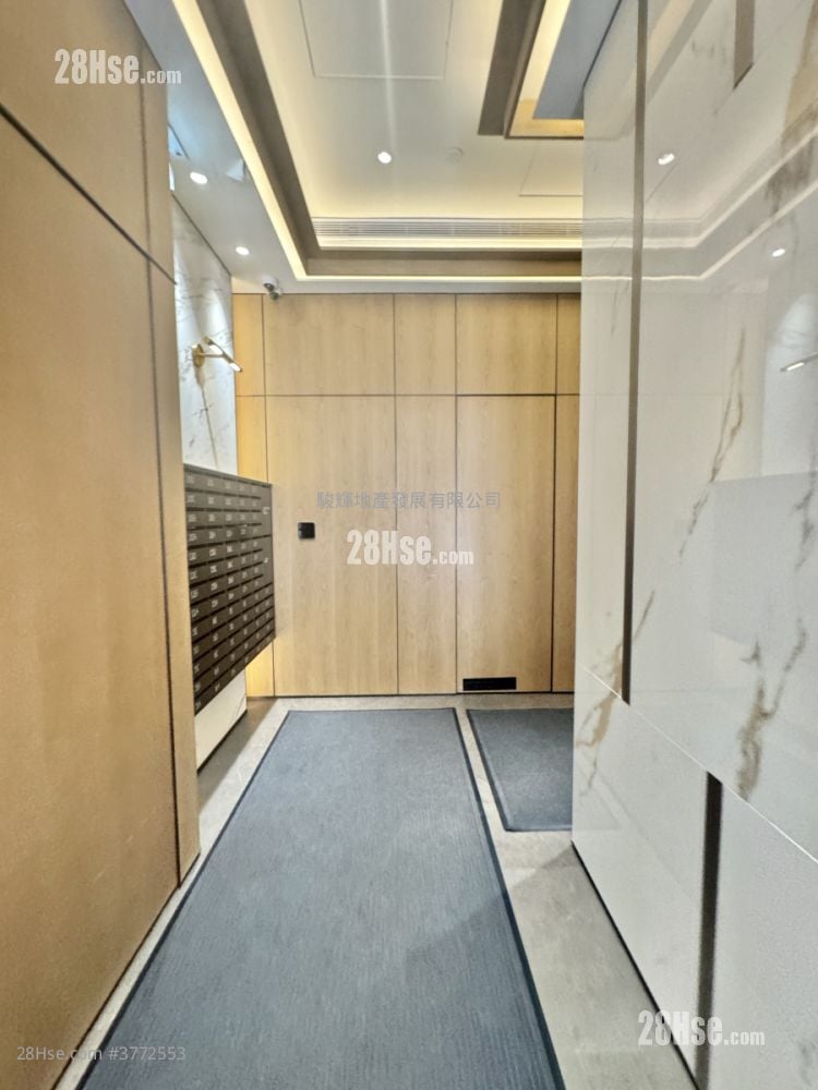 Uptify Sell Studio , 1 Bathroom 179 ft²