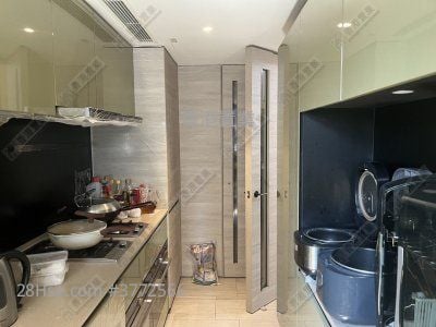 Fleur Pavilia Sell 3 Bedrooms , 3 Bathrooms 884 ft²