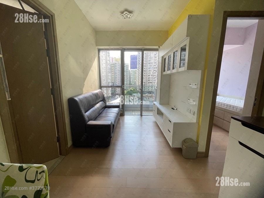 The Reach Sell 2 Bedrooms 440 ft²