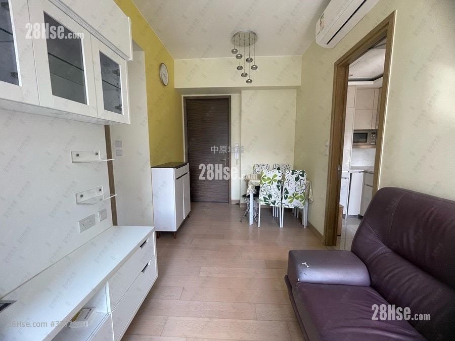 The Reach Sell 2 Bedrooms 440 ft²