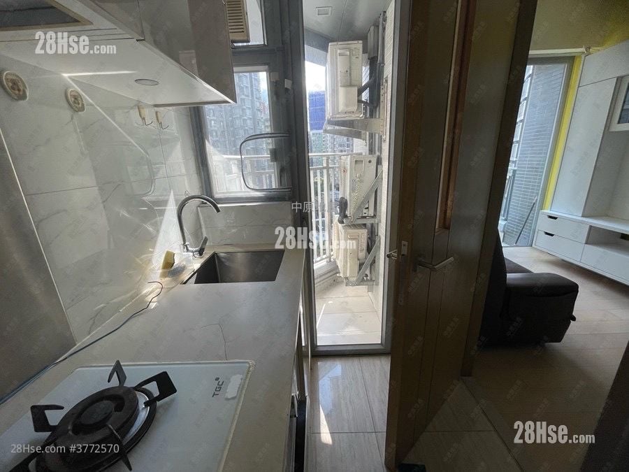 The Reach Sell 2 Bedrooms 440 ft²