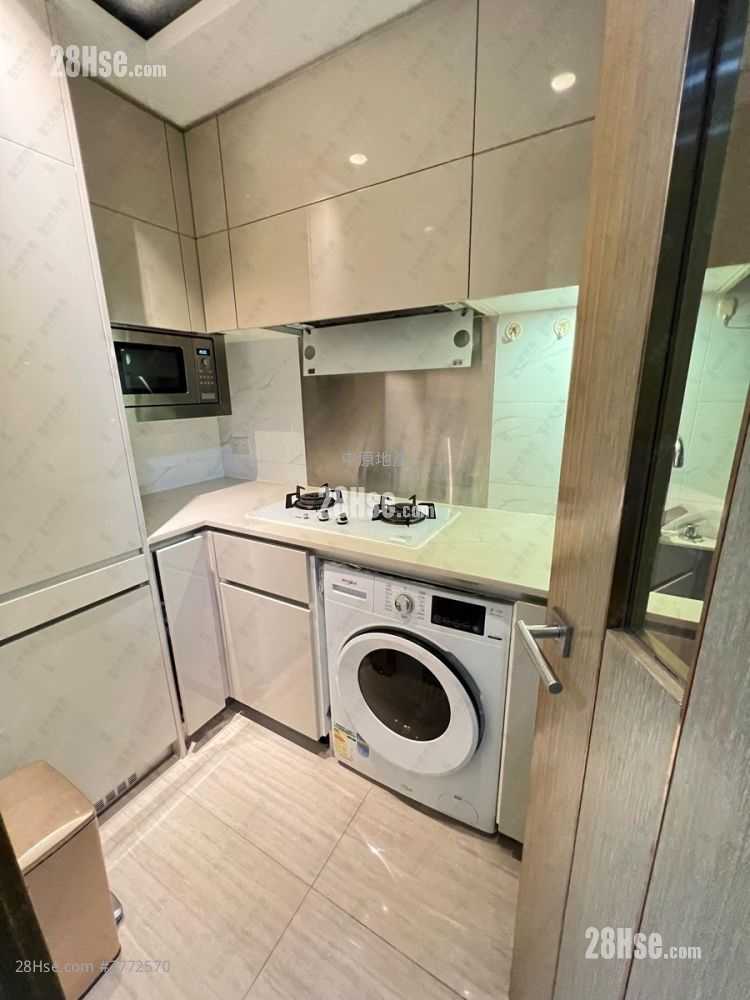 The Reach Sell 2 Bedrooms 440 ft²