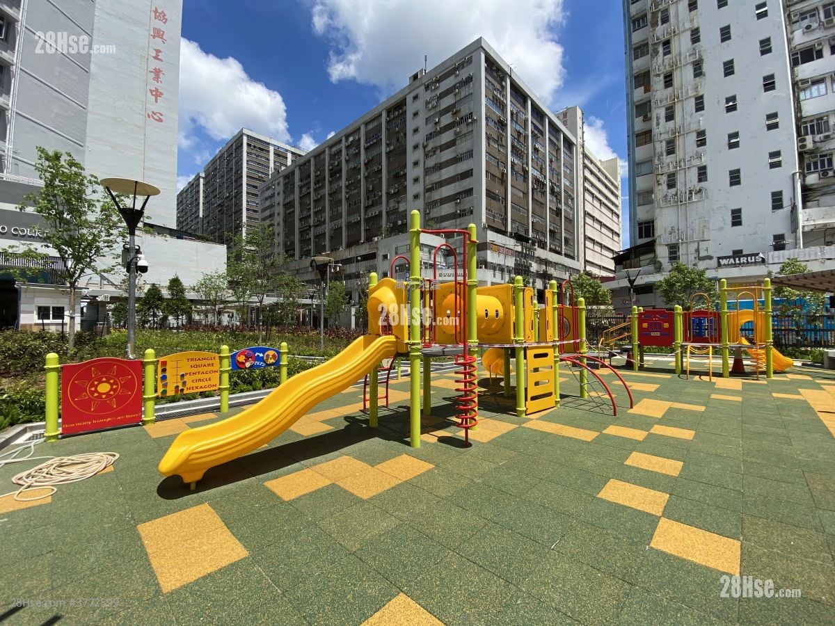 旭禾苑 售盘 3 房 , 1 浴室 393 平方尺