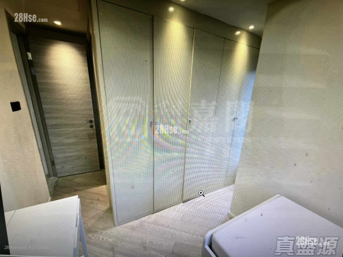 Fleur Pavilia Sell 4 Bedrooms , 3 Bathrooms 1,066 ft²