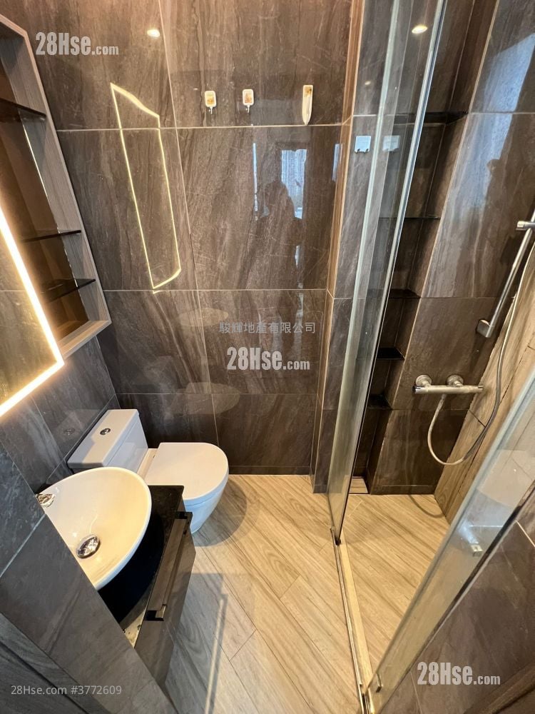 Park Reach Sell 1 Bedroom , 1 Bathroom 310 ft²