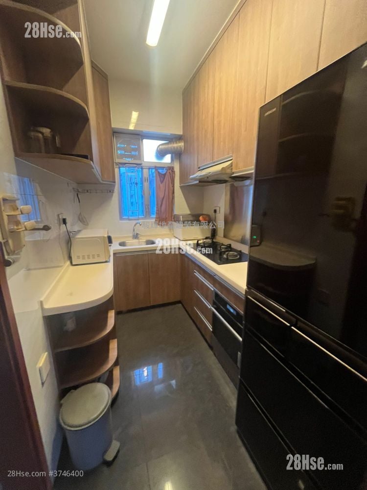 Wing Ying Mansion Sell 3 Bedrooms , 2 Bathrooms 996 ft²