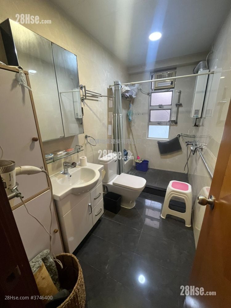 Wing Ying Mansion Sell 3 Bedrooms , 2 Bathrooms 996 ft²