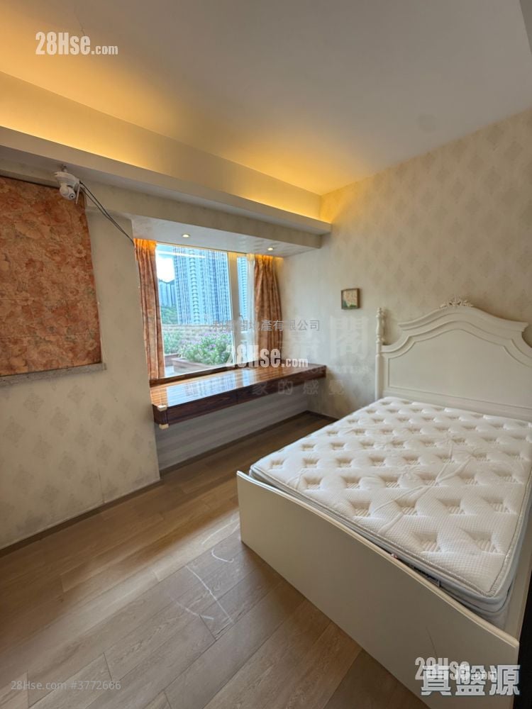 The Palace Sell 4 Bedrooms , 4 Bathrooms 1,816 ft²