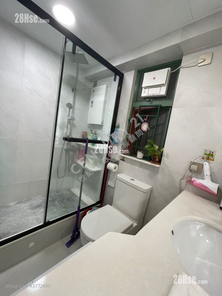 Vista Paradiso Sell 3 Bedrooms , 2 Bathrooms 733 ft²