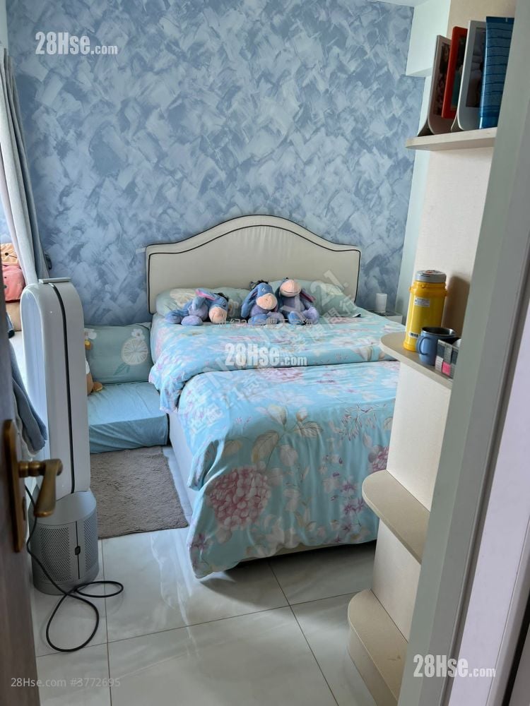 Vista Paradiso Sell 3 Bedrooms , 2 Bathrooms 733 ft²