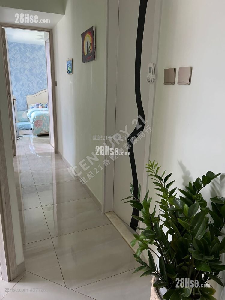 Vista Paradiso Sell 3 Bedrooms , 2 Bathrooms 733 ft²