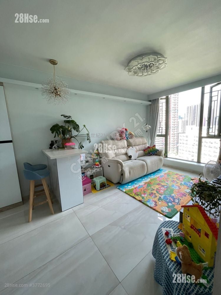 Vista Paradiso Sell 3 Bedrooms , 2 Bathrooms 733 ft²