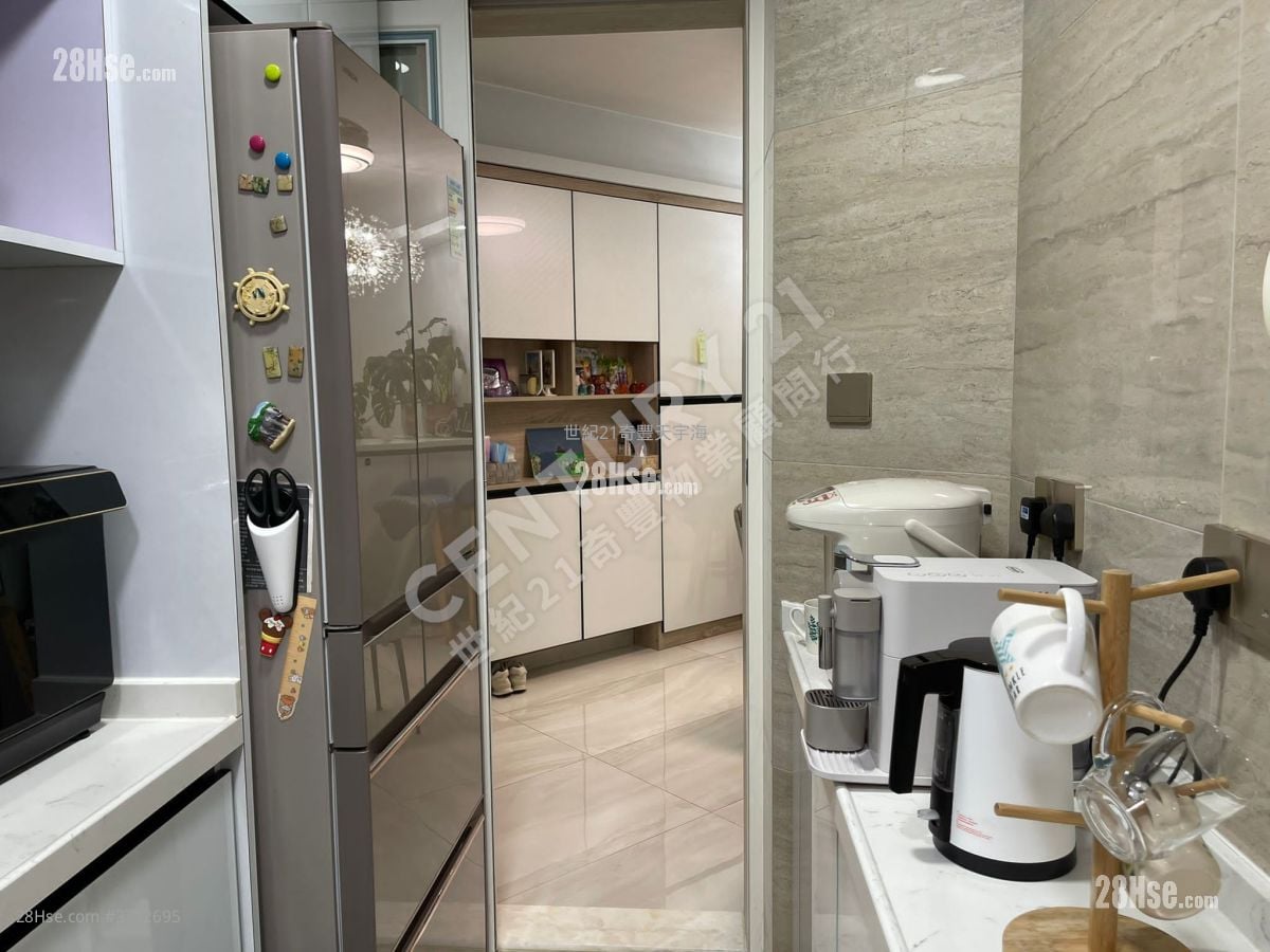 Vista Paradiso Sell 3 Bedrooms , 2 Bathrooms 733 ft²