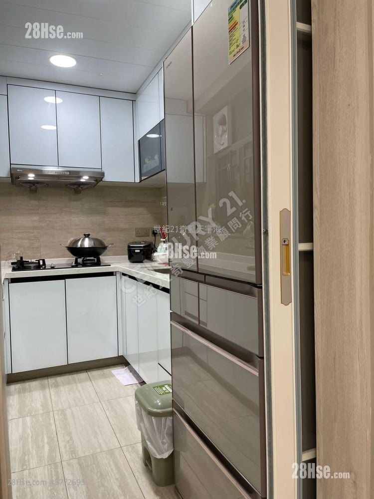 Vista Paradiso Sell 3 Bedrooms , 2 Bathrooms 733 ft²