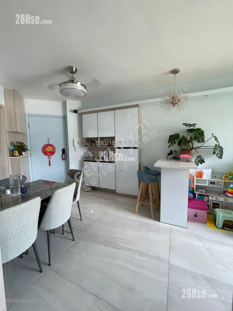 Vista Paradiso Sell 3 Bedrooms , 2 Bathrooms 733 ft²