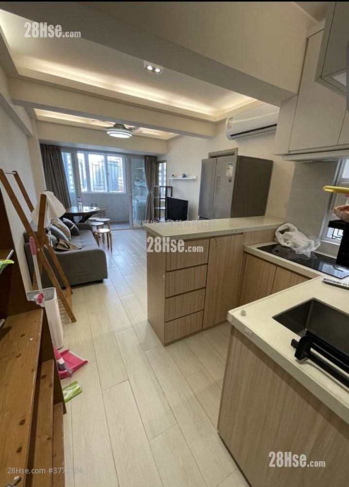 Wang On Building Sell 3 Bedrooms , 1 Bathroom 561 ft²
