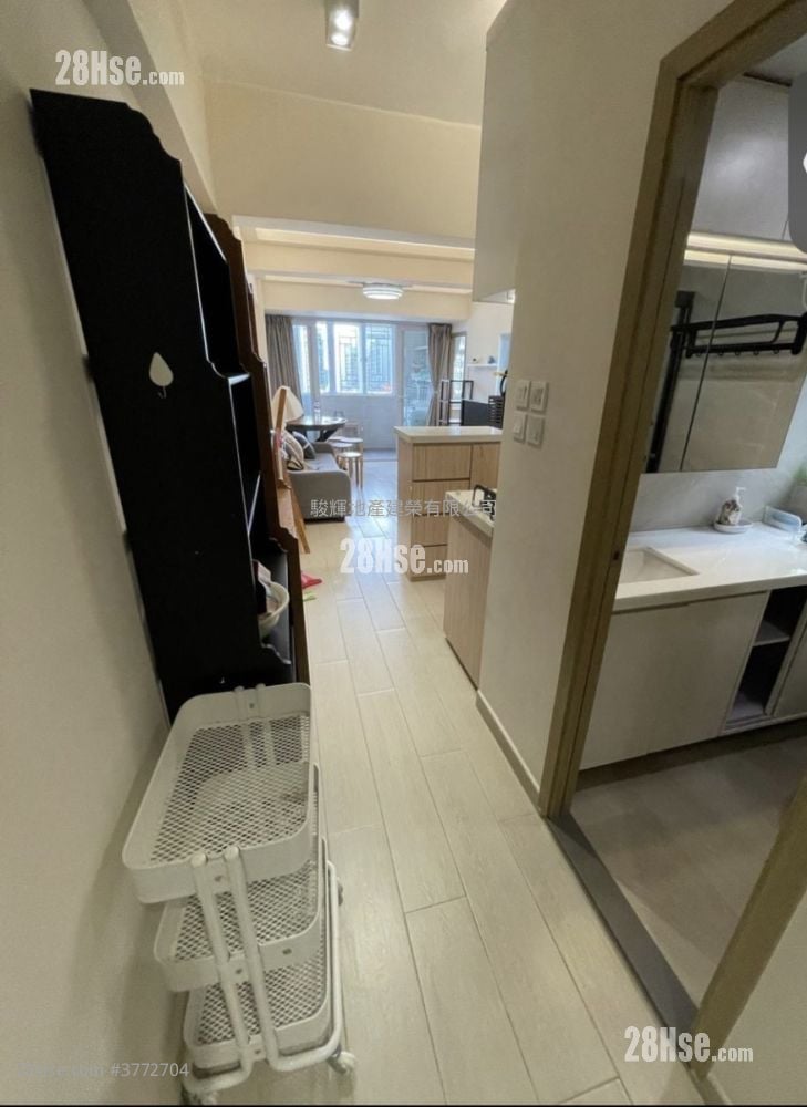 Wang On Building Sell 3 Bedrooms , 1 Bathroom 561 ft²