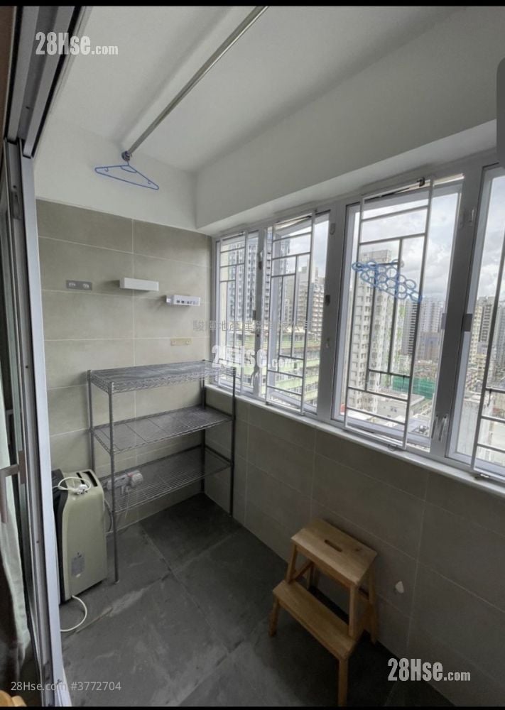 Wang On Building Sell 3 Bedrooms , 1 Bathroom 561 ft²