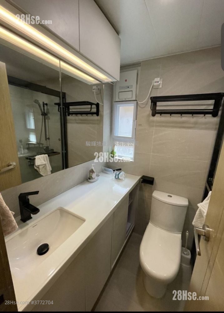 Wang On Building Sell 3 Bedrooms , 1 Bathroom 561 ft²