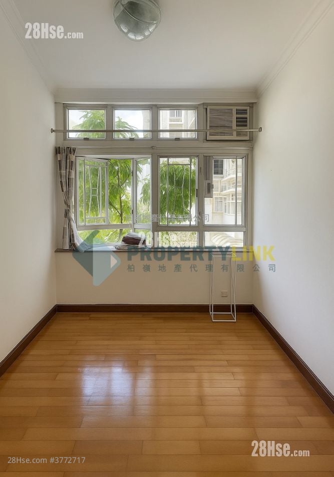 South Horizons Sell 4 Bedrooms , 2 Bathrooms 888 ft²