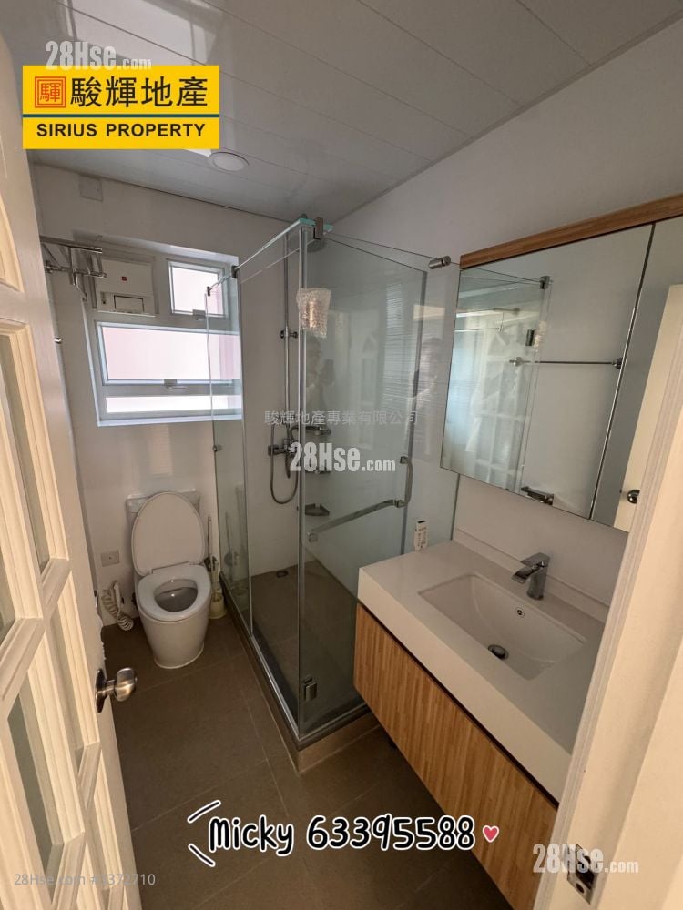 Kerin Court Sell 3 Bedrooms , 2 Bathrooms 1,152 ft²